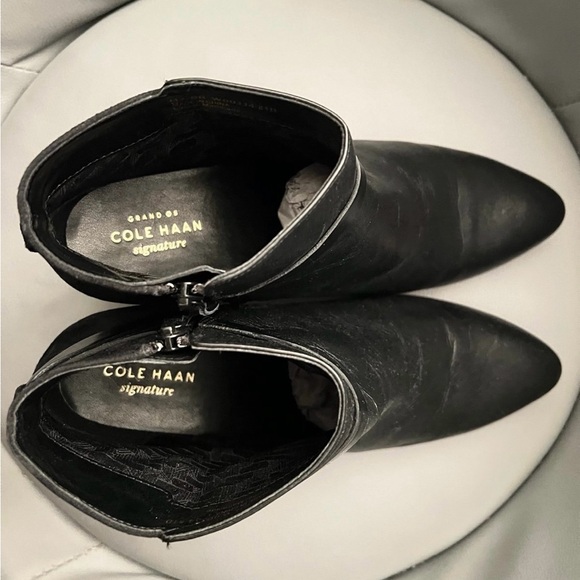 Cole Haan Signature black leather suede ankle booties size 8.5 - Picture 3 of 7